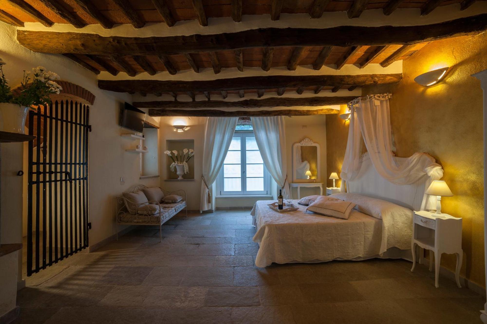 Il Casale Di Monserrato Alojamento de Acomodação e Pequeno-almoço Porto Azzurro